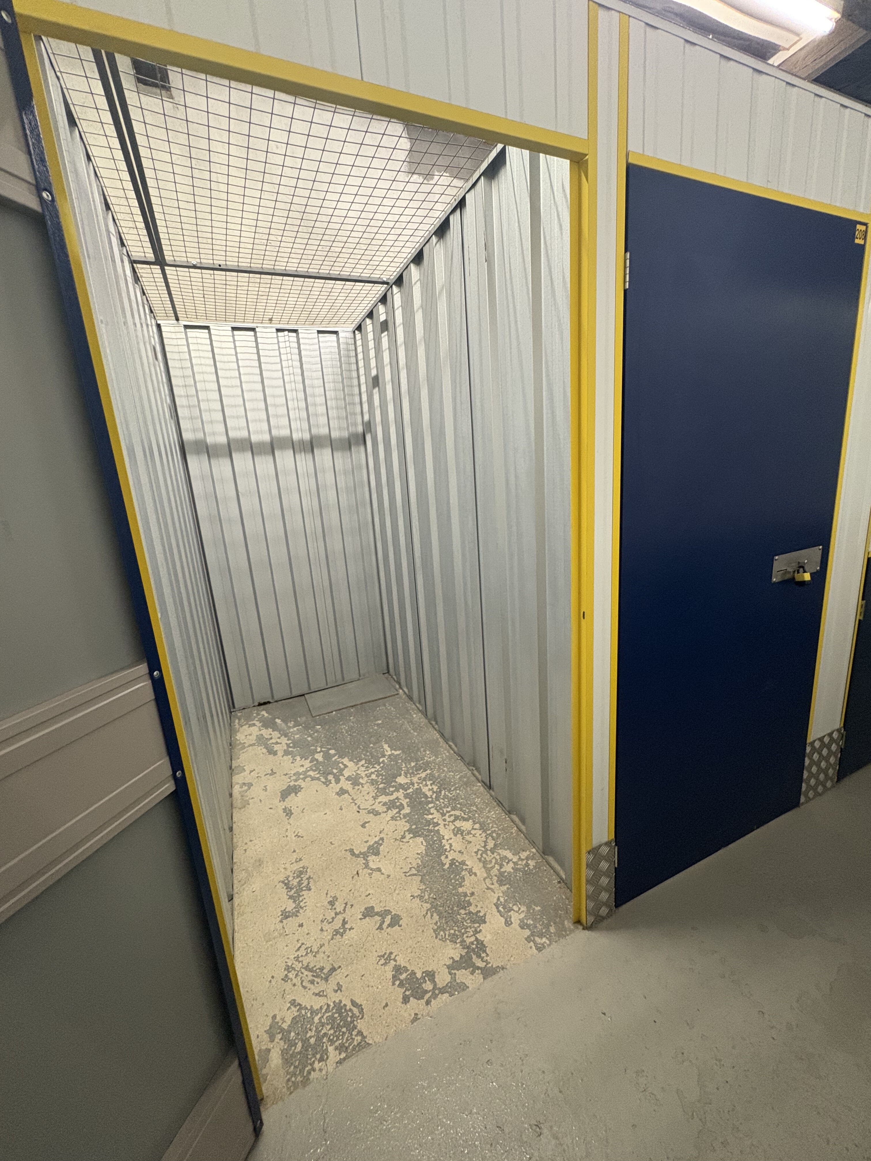 25 SQ FT - Medium Car (Small Unit / Stock / Declutter/ Small Furniture)