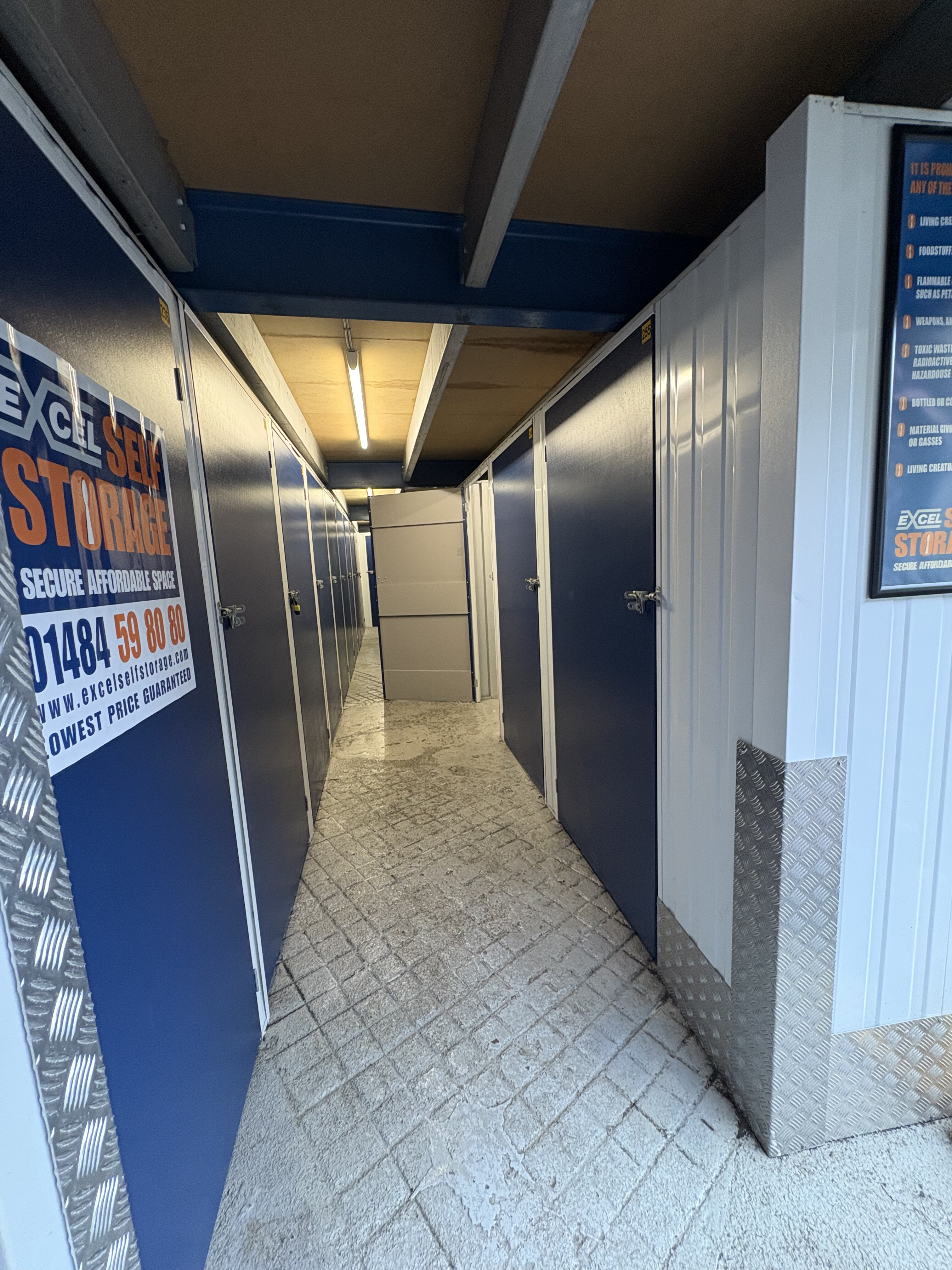 Ground Floor Corridor (25 SQ FT Units)